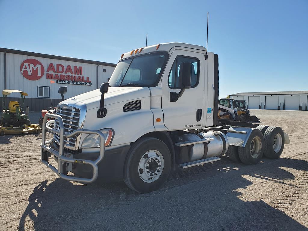 Image of Freightliner Cascadia Primary image