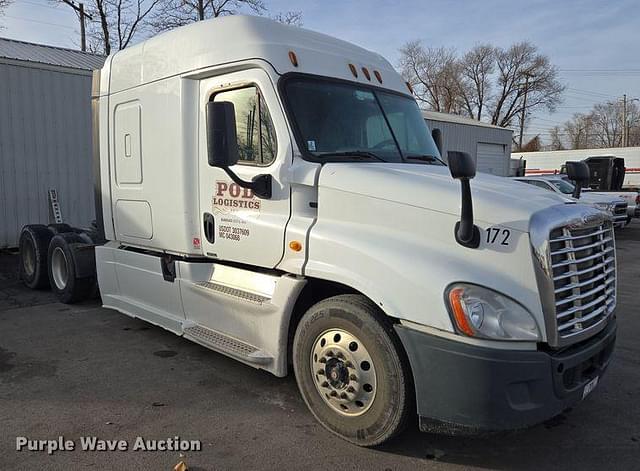 Image of Freightliner Cascadia equipment image 2