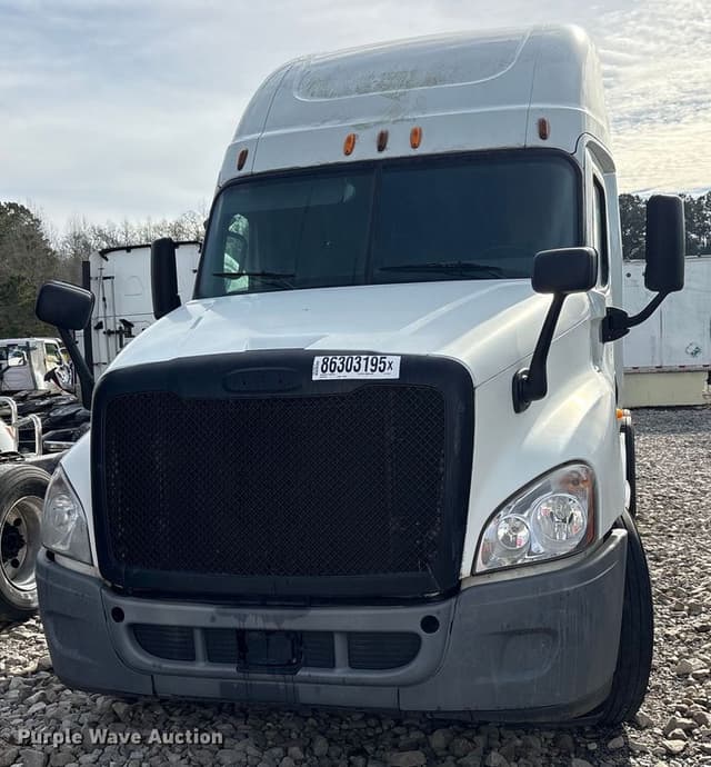 Image of Freightliner Cascadia equipment image 1
