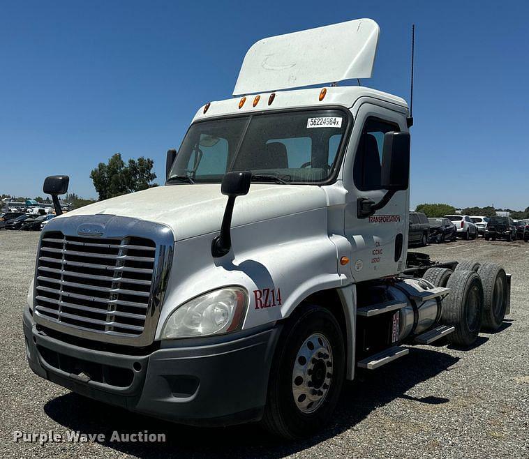 Image of Freightliner Cascadia Primary image