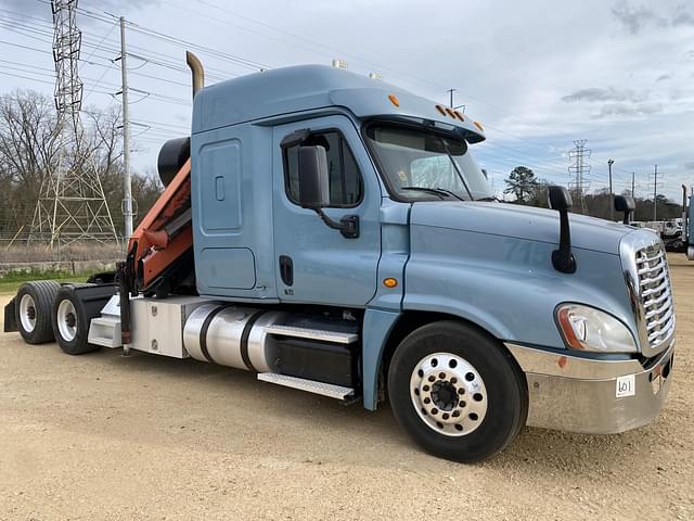 Image of Freightliner Cascadia equipment image 3