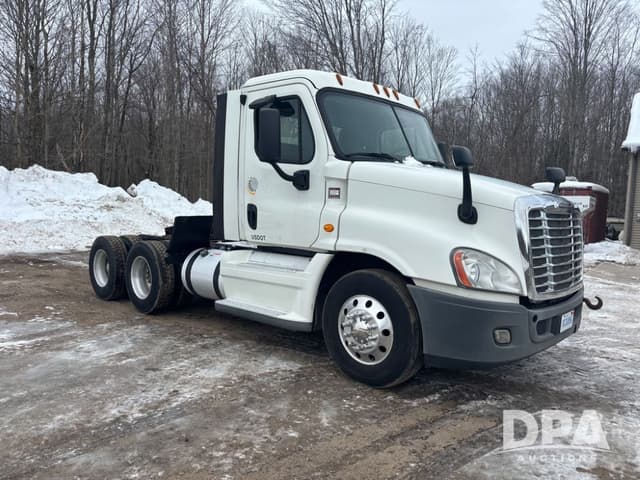 Image of Freightliner Cascadia equipment image 1