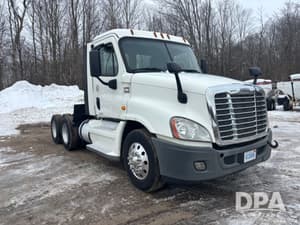 2014 Freightliner Cascadia Image