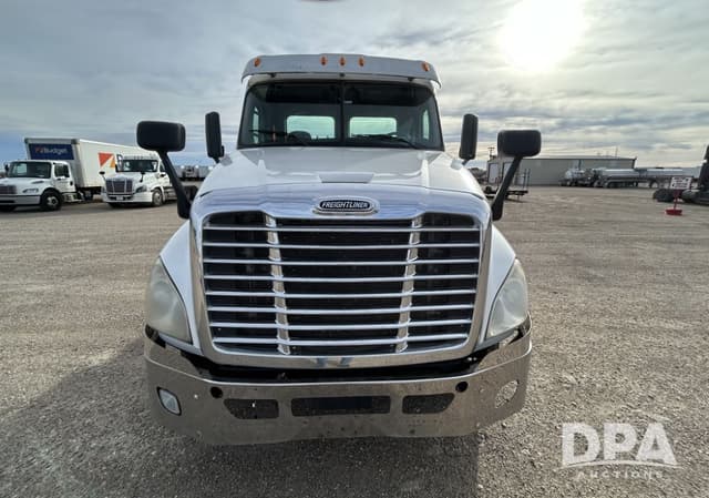 Image of Freightliner Cascadia equipment image 1