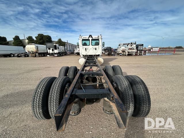 Image of Freightliner Cascadia equipment image 4