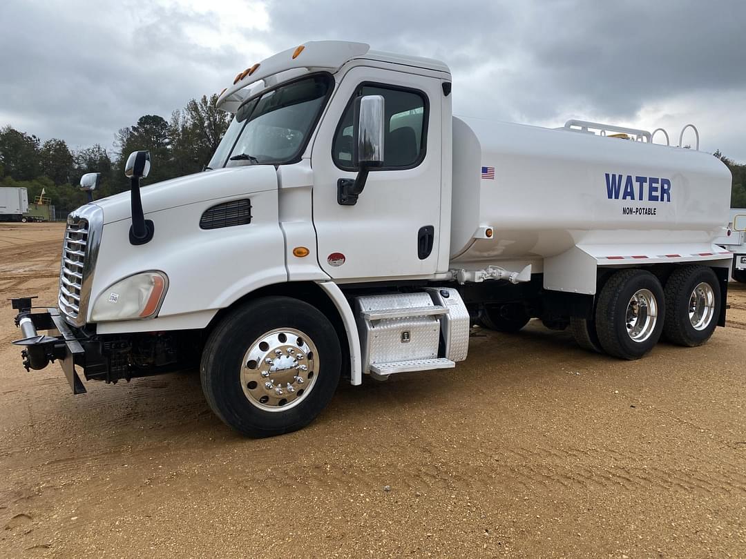 Image of Freightliner Cascadia Primary image