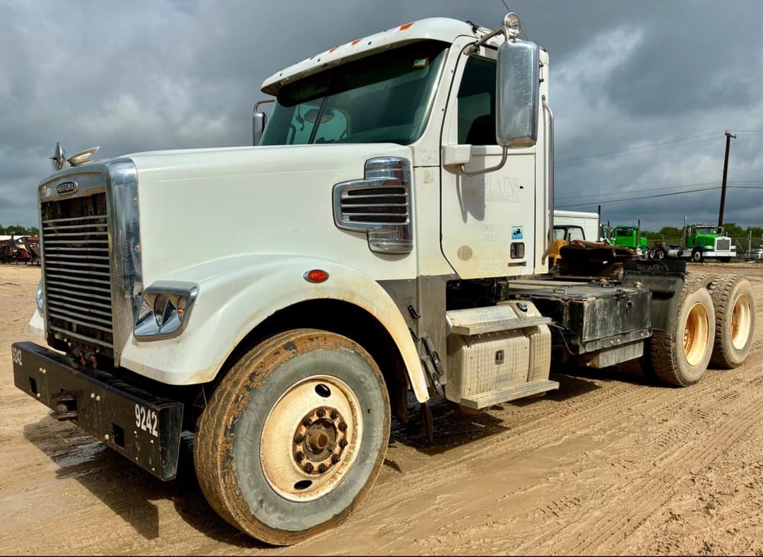 Image of Freightliner Coronado 122 Primary image