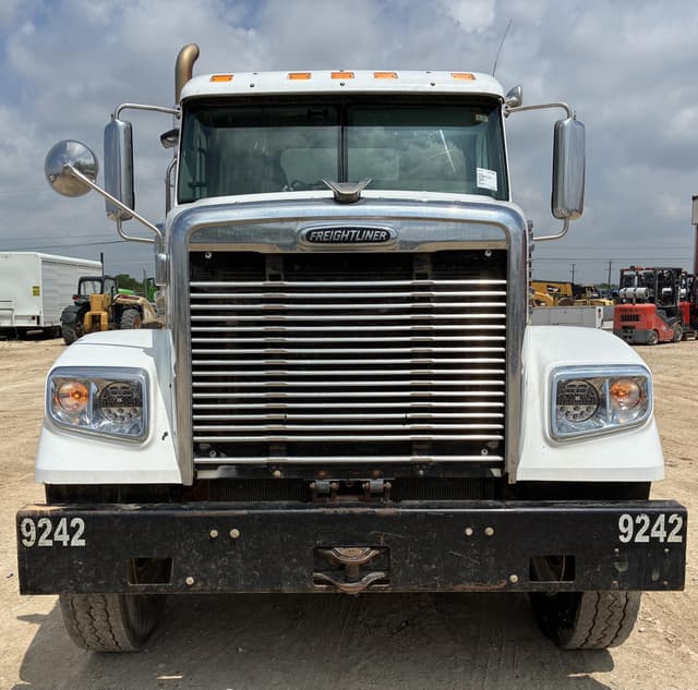 Image of Freightliner Coronado 122 equipment image 3