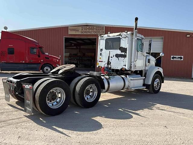 Image of Freightliner Coronado equipment image 4