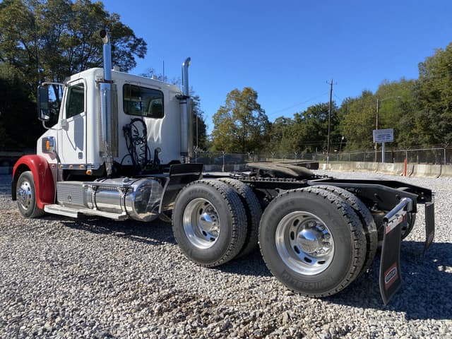 Image of Freightliner Coronado equipment image 1