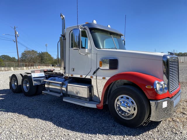 Image of Freightliner Coronado equipment image 3