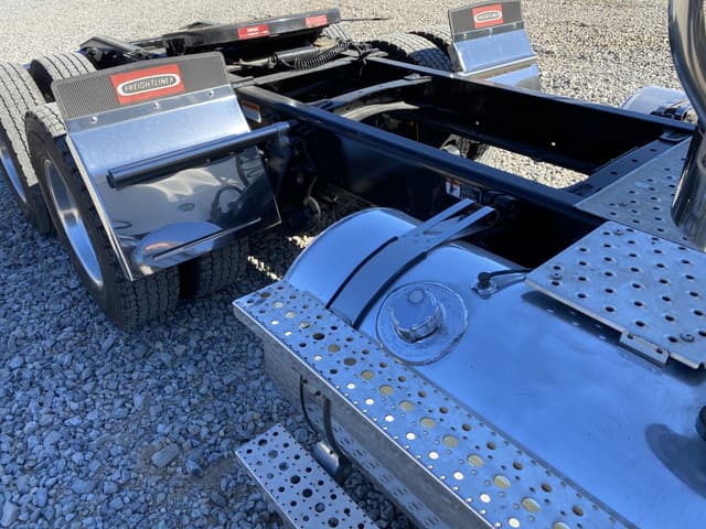 Image of Freightliner Coronado equipment image 4