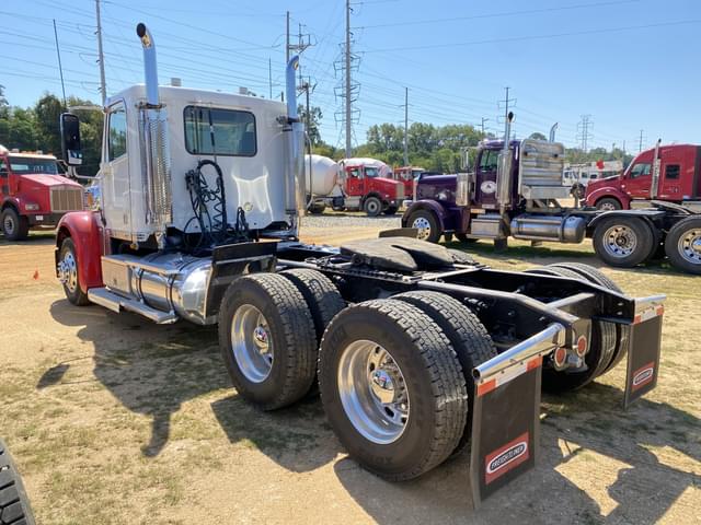 Image of Freightliner Coronado equipment image 1
