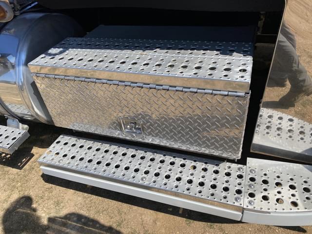 Image of Freightliner Coronado equipment image 4