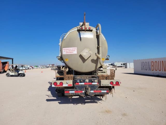 Image of Freightliner Coronado equipment image 3