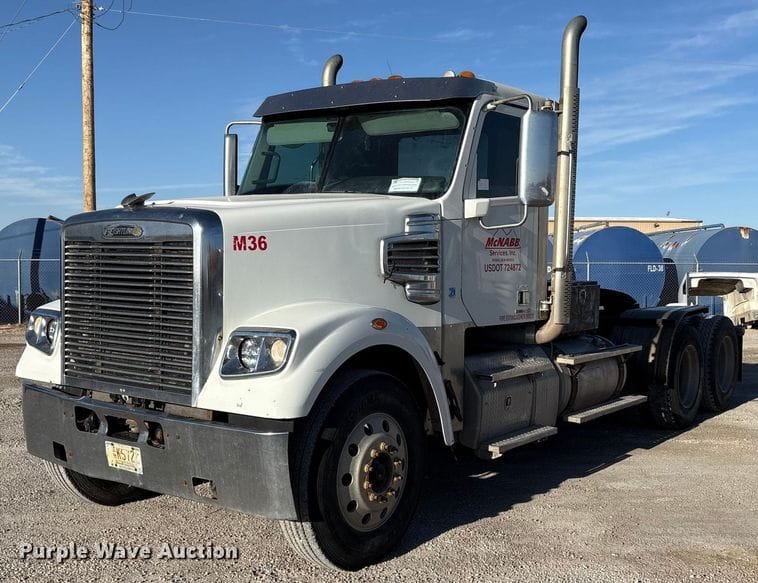 2014 Freightliner Coronado Equipment Image0