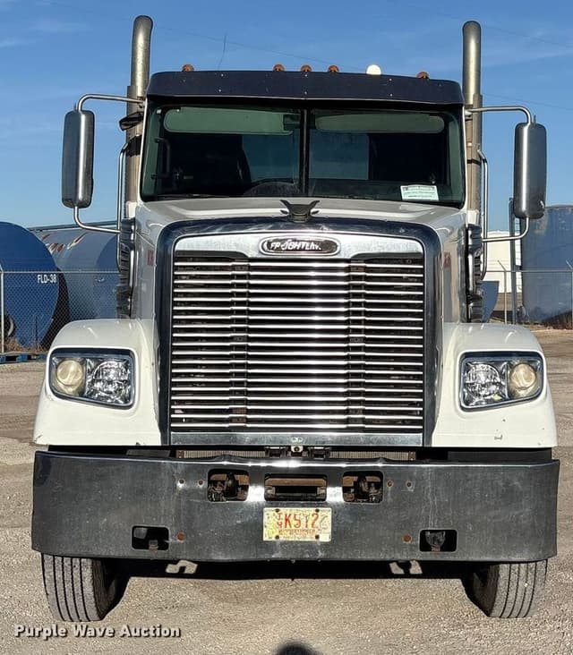 Image of Freightliner Coronado equipment image 1