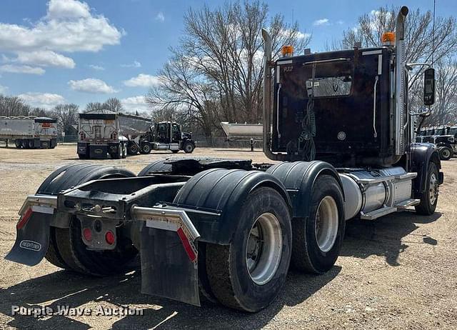 Image of Freightliner Coronado equipment image 4