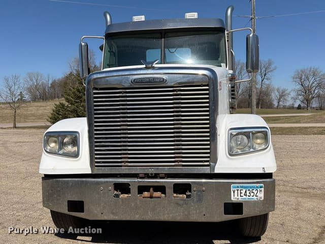 Image of Freightliner Coronado equipment image 1