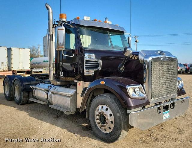 Image of Freightliner Coronado equipment image 2