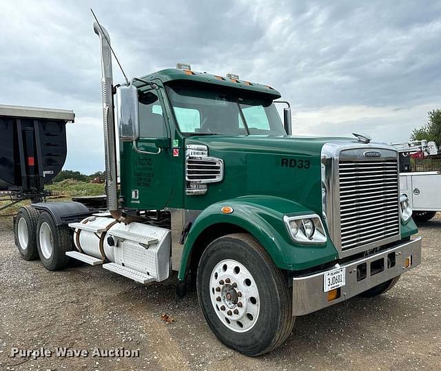 Image of Freightliner Coronado equipment image 2