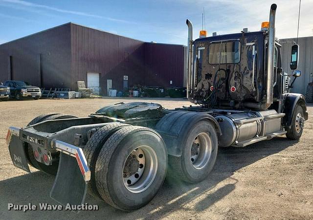 Image of Freightliner Coronado equipment image 4
