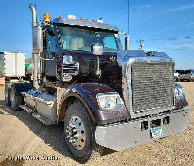 Image of Freightliner Coronado equipment image 2