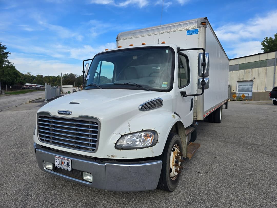 Image of Freightliner M2 106 Primary image