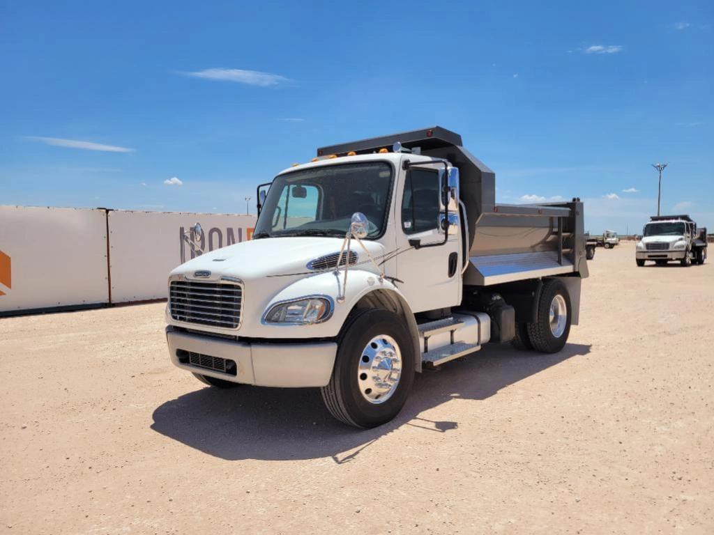 Image of Freightliner M2 106 Primary image