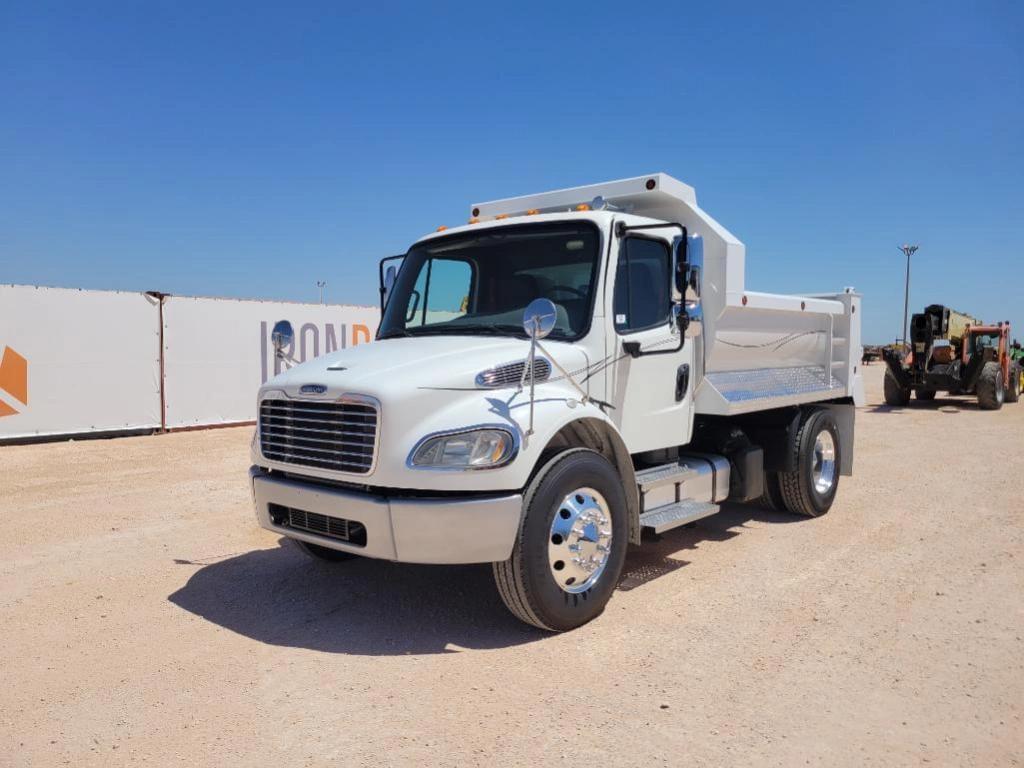 Image of Freightliner M2 106 Primary image
