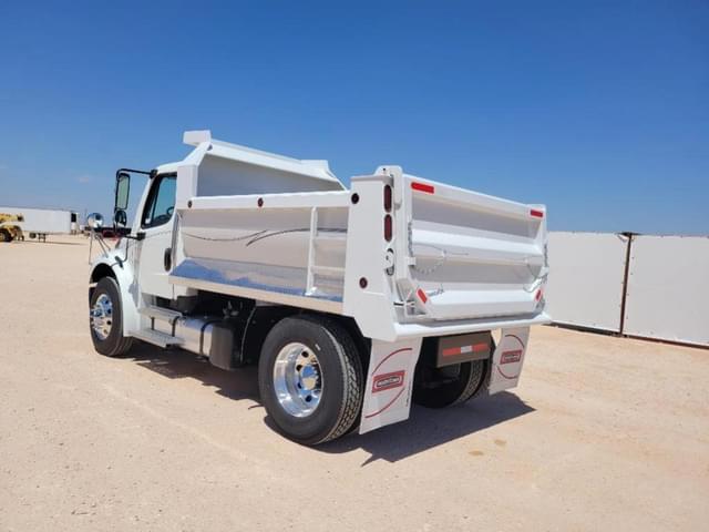 Image of Freightliner M2 106 equipment image 2