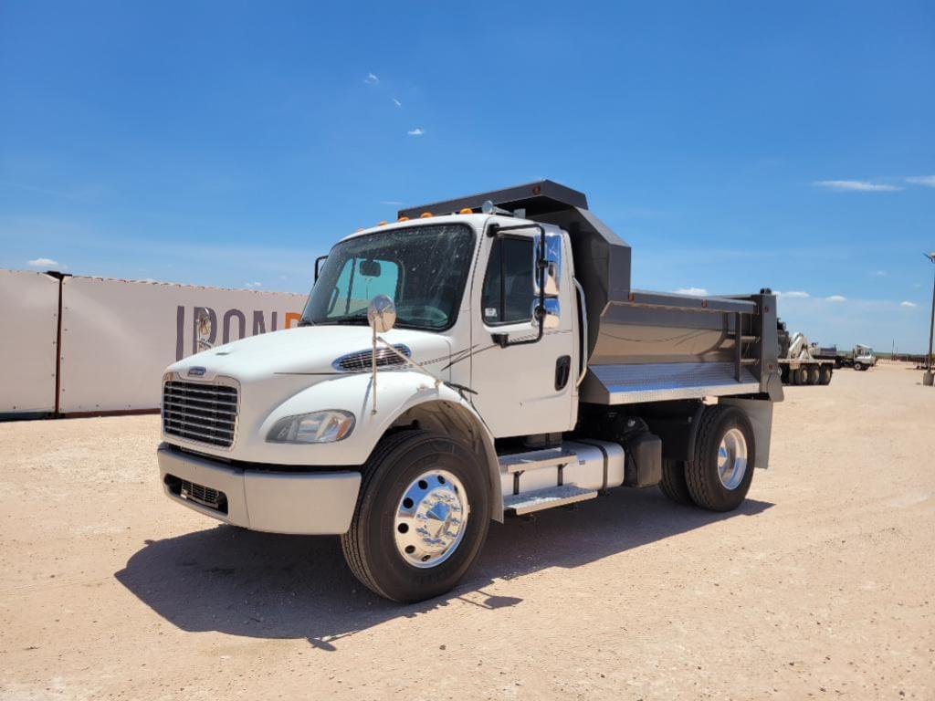 Image of Freightliner M2 106 Primary image