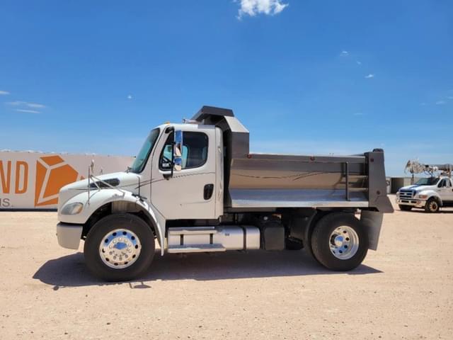 Image of Freightliner M2 106 equipment image 1