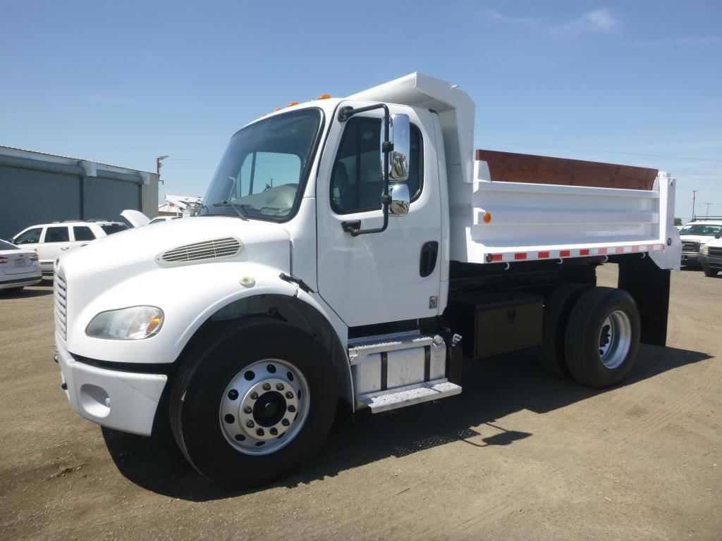 Main image Freightliner M2 106