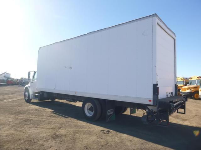 Image of Freightliner M2 equipment image 3