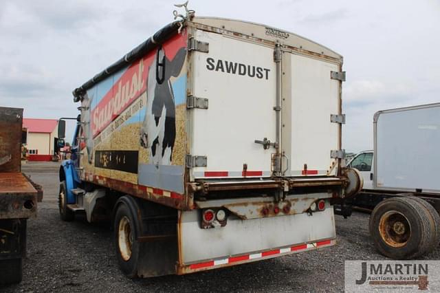 Image of Freightliner Business Class M2 equipment image 3