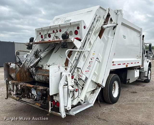Image of Freightliner M2 equipment image 4