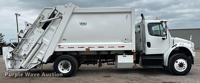 Image of Freightliner M2 equipment image 3