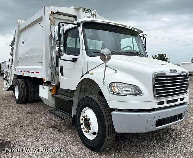 Image of Freightliner M2 equipment image 2