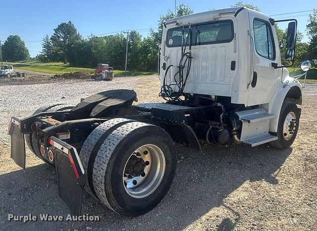 Image of Freightliner M2 equipment image 4