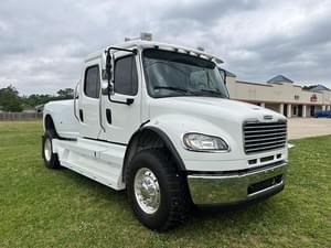 2014 Freightliner Business Class M2 Image