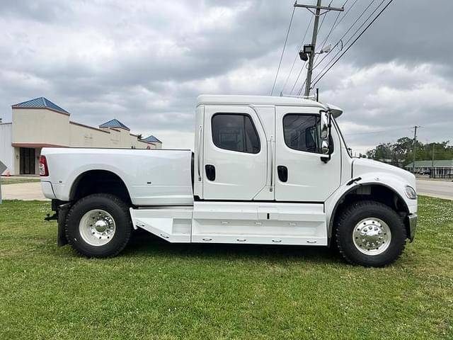 Image of Freightliner Business Class M2 equipment image 1