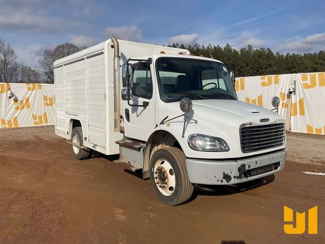 Image of Freightliner M2 equipment image 2