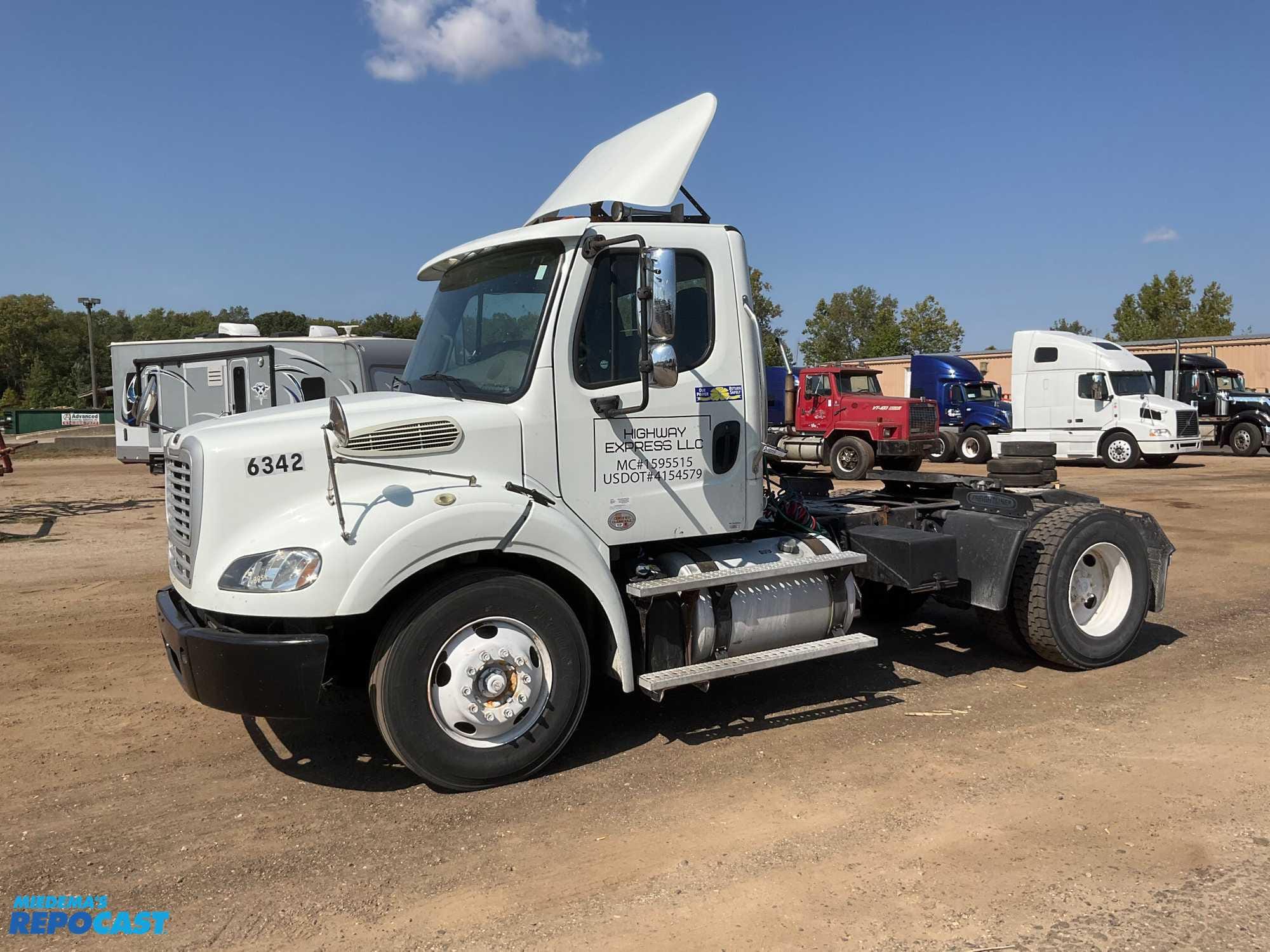 Main image Freightliner M2 112