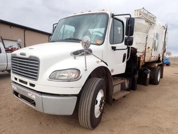 Main image Freightliner M2106