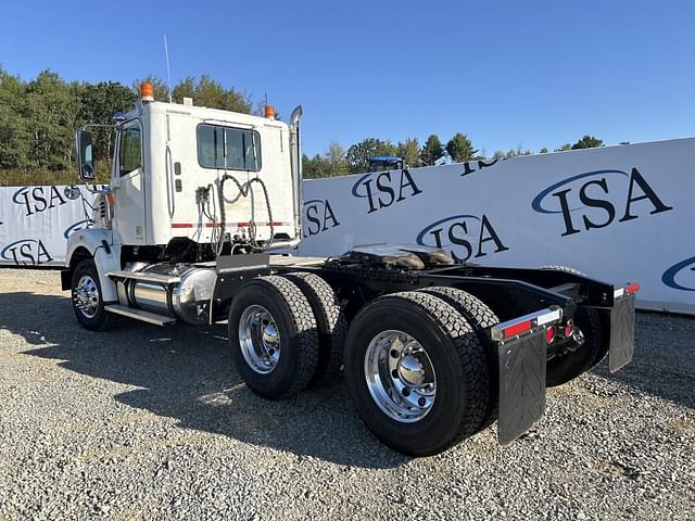 Image of Freightliner Coronado equipment image 2