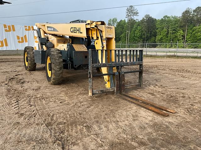 Image of Gehl RS10-44 equipment image 2