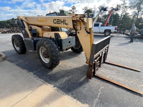 Image of Gehl RS8-42 equipment image 3