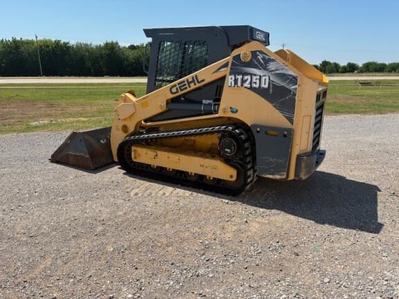 Image of Gehl RT250 equipment image 3