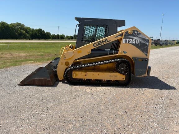 Image of Gehl RT250 equipment image 2